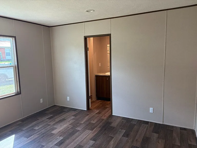 781 Virgil Ave — Photo 8