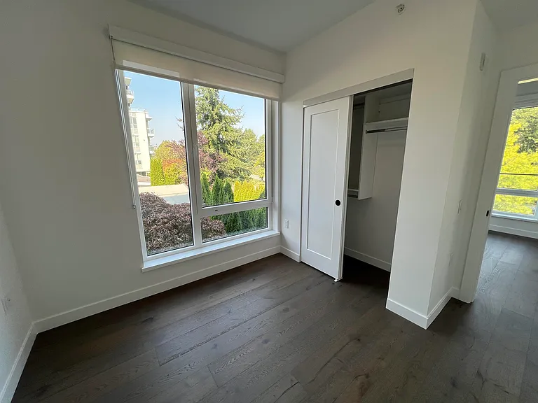 6859 Cambie St #3XX — Photo 2
