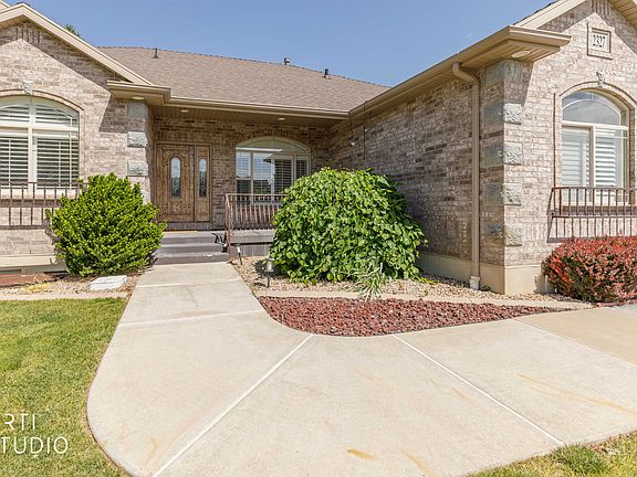 5th image of 2327 Bluff Ridge Dr