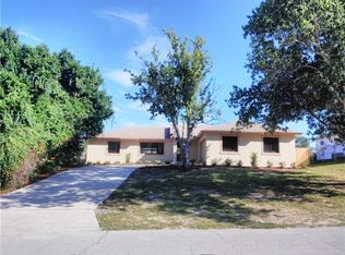 2046 Pembroke St, Deltona, FL 32738