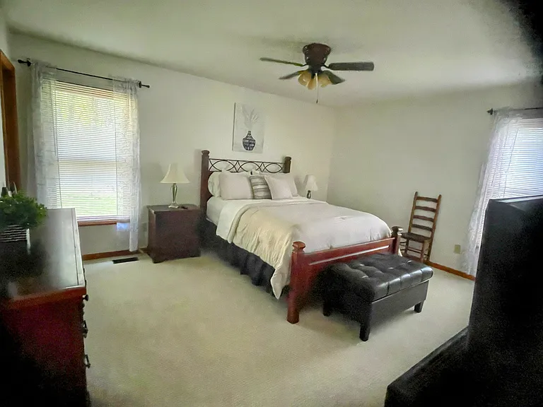 1631 Warwick Ct — Photo 14