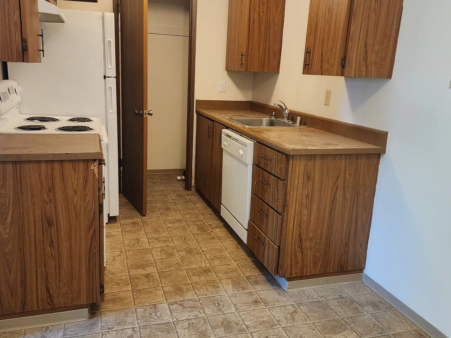 P203W 7935 3rd Ave SE - 9 — Photo 4