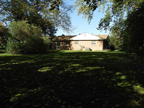 4th image of 7581 Terrier Ln