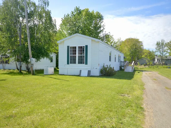 87 Call Road, Milford, ME 04461
