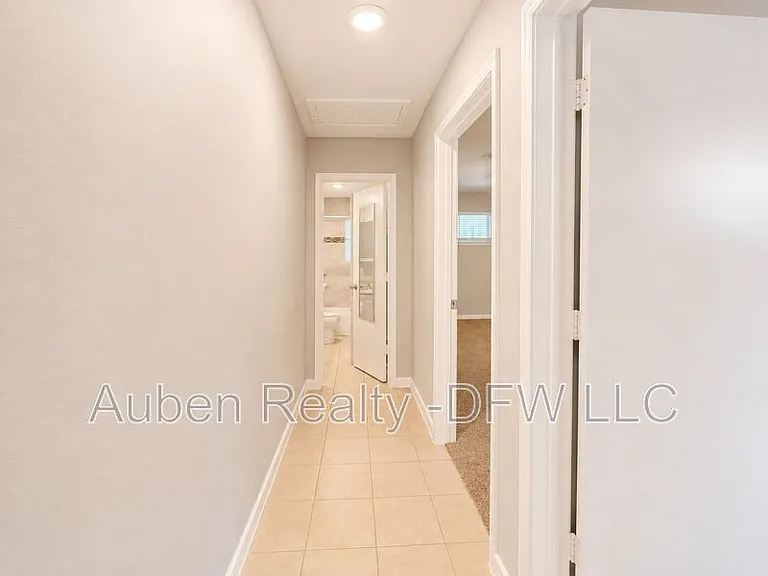 930 Lindy Ct — Photo 12
