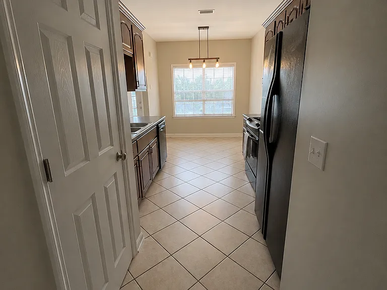 201 Fountain Crest Dr — Photo 13