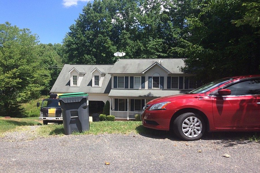 2nd image of 6091 Hobart Cir