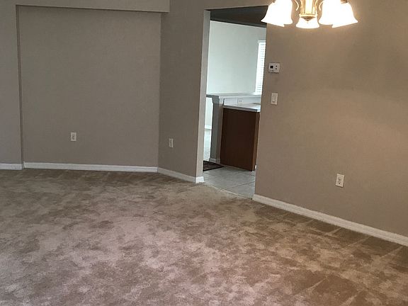 4th image of 924 Cristelle Jean Dr #House
