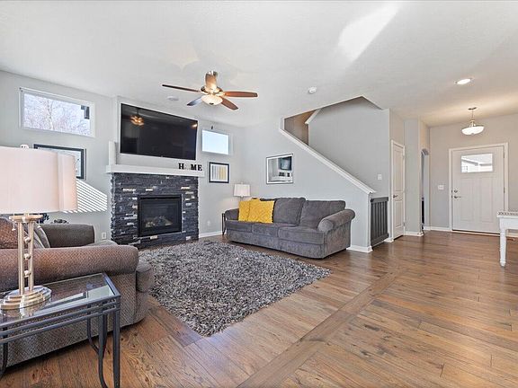 3rd image of 24 Balsam St