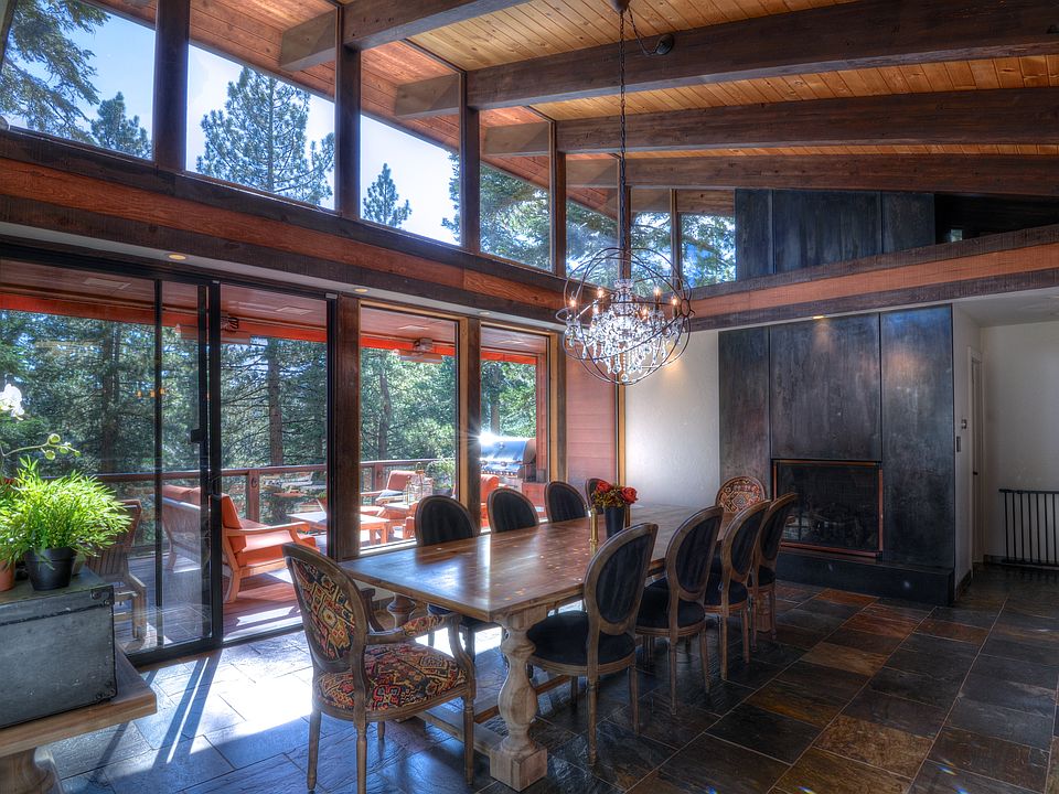Dinning/ Fireplace