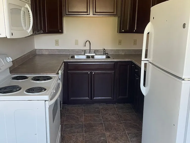 449-501 507th S #14 — Photo 2