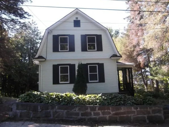 14 Cedar St, Berlin, NH 03570