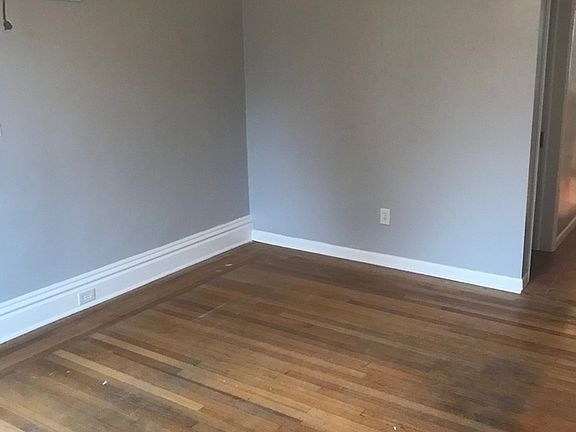 2nd image of 257 Pawling Ave #1
