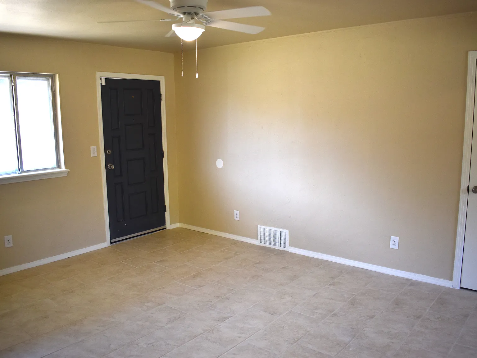 3 bed, 1040 sqft, $1,400 — Photo 4