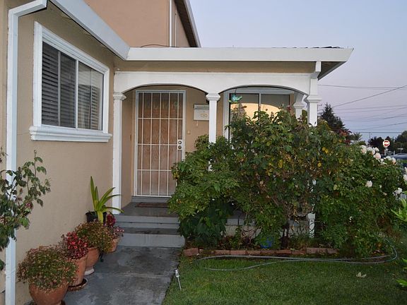 5th image of 26096 Regal Ave