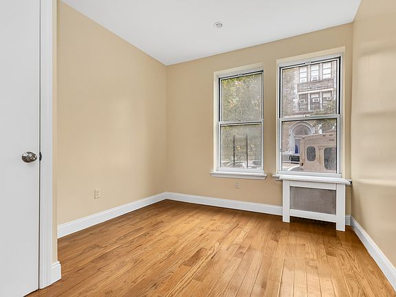 4th image of 565 W 175th St APT 5
