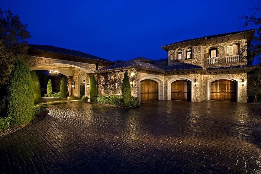 Front Dusk View