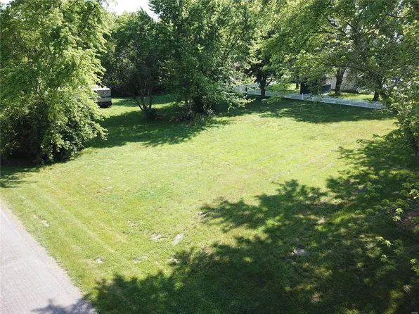 434 High Point Dr, Edwardsville, IL 62025