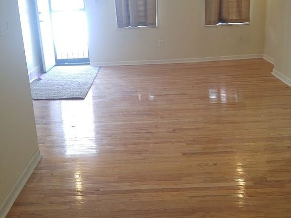 5th image of 1316 S Myrtlewood St