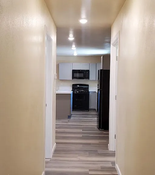 1390 Yale Pl — Photo 22