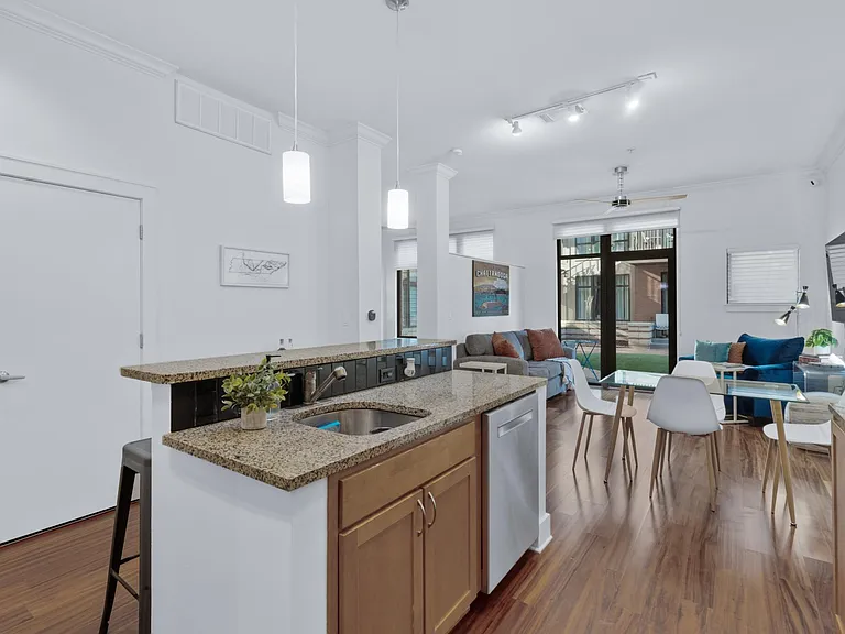 129 Walnut St #105 — Photo 12