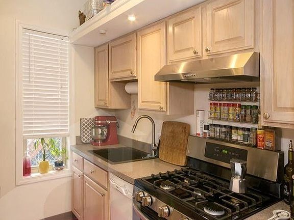 3rd image of 54-56 Market St #1