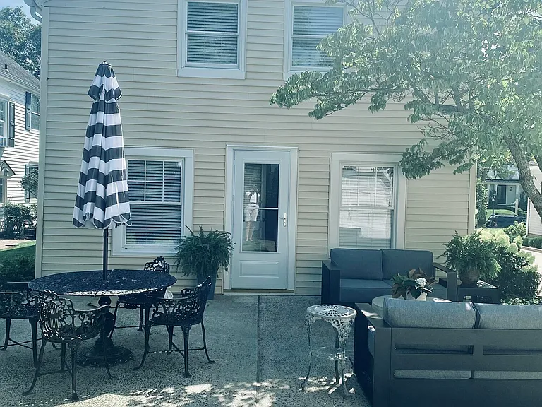 204 Monroe Ave — Photo 10