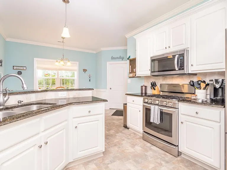 931 Teachs Point Rd — Photo 6