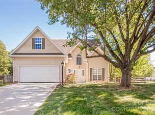 1621 Mountain Ashe Ct, Matthews, NC 28105
