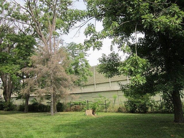 2nd image of 6110 Linda Ln