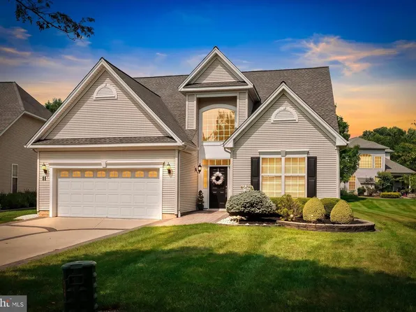 11 Lucaya Cir, Hamilton, NJ 08691