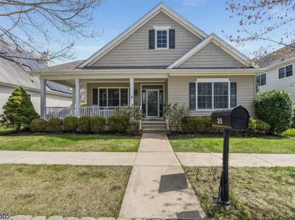 35 Falcon Way, Washington Twp., NJ 07882
