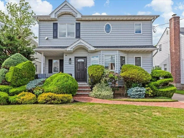 576 Lincoln Street, Cedarhurst, NY 11516