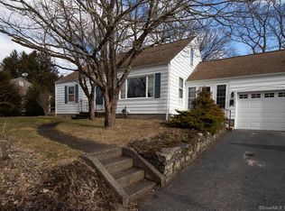 103 Woodside St, Putnam, CT 06260