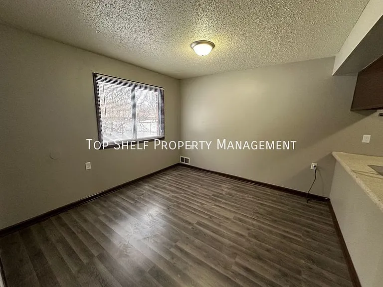 1328 Williams St — Photo 12