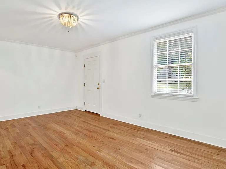 309 Border Dr W — Photo 5
