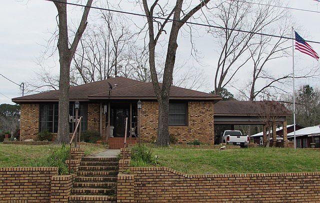 1st image of 419 San Augustine St