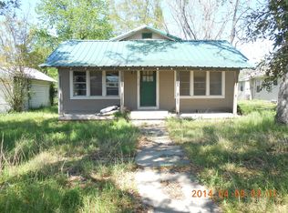 414 W 1st St, Groveton, TX 75845