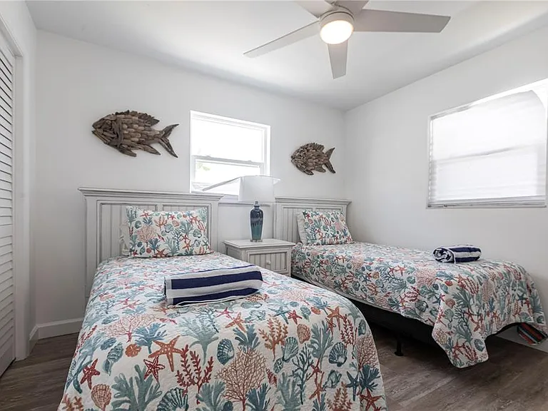 6020 Midnight Pass Rd #7 — Photo 13