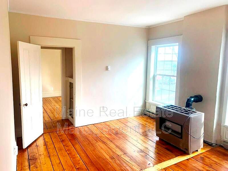 3 Cushing St APT 2, Winterport, ME 04496 Zillow