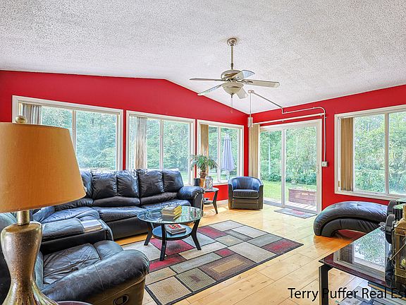 2nd image of 1831 Nielwood Dr