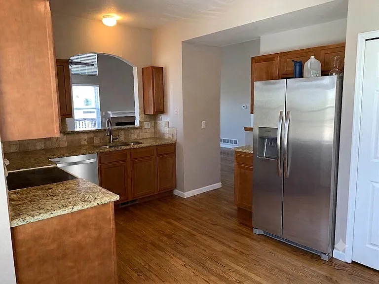 680 Somerset Dr — Photo 4