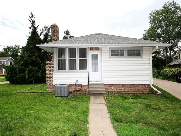 24 Carter Lake Clb, Carter Lake, IA 51510