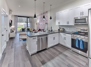 219 Grove St #3904, Jersey City, NJ 07302