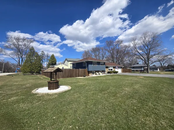 21W332 W Sidney Ave, Lombard, IL 60148