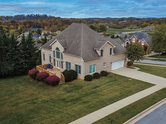 4th image of 1020 Willows Trace Dr