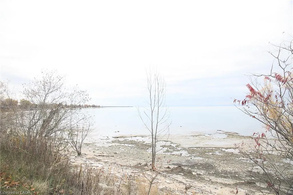 2525 Lakeshore Rd photo 1