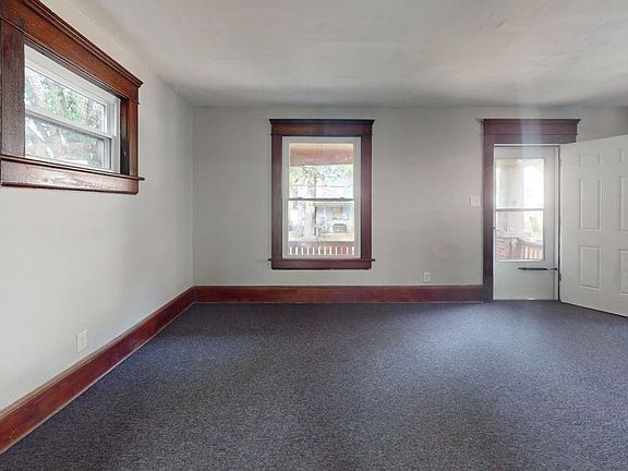 4th image of 837 Sumner St