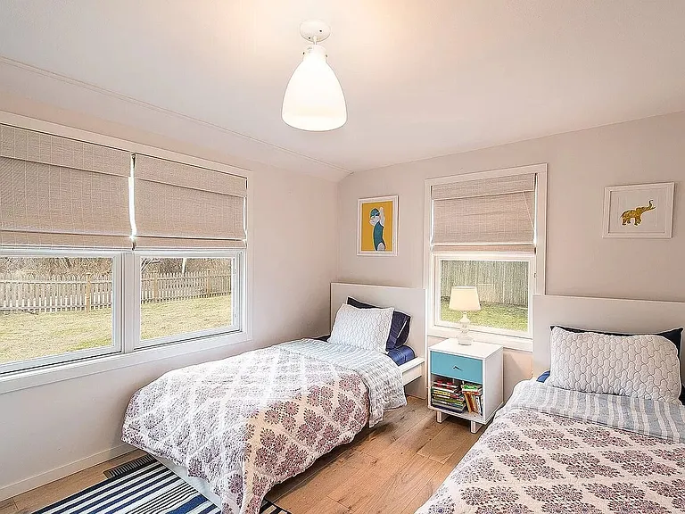 39 Peconic Ave — Photo 9