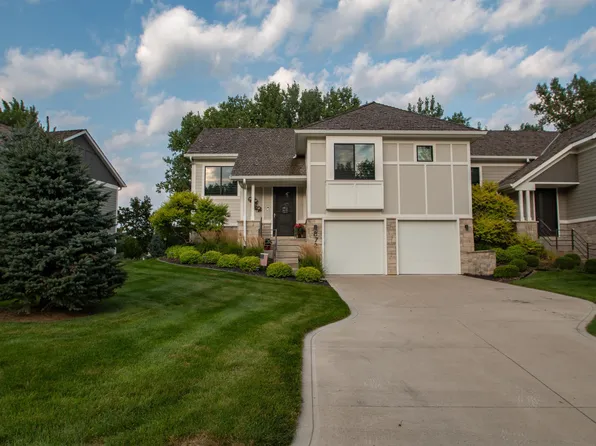 872 Crooked Tree Ln, Dakota Dunes, SD 57049
